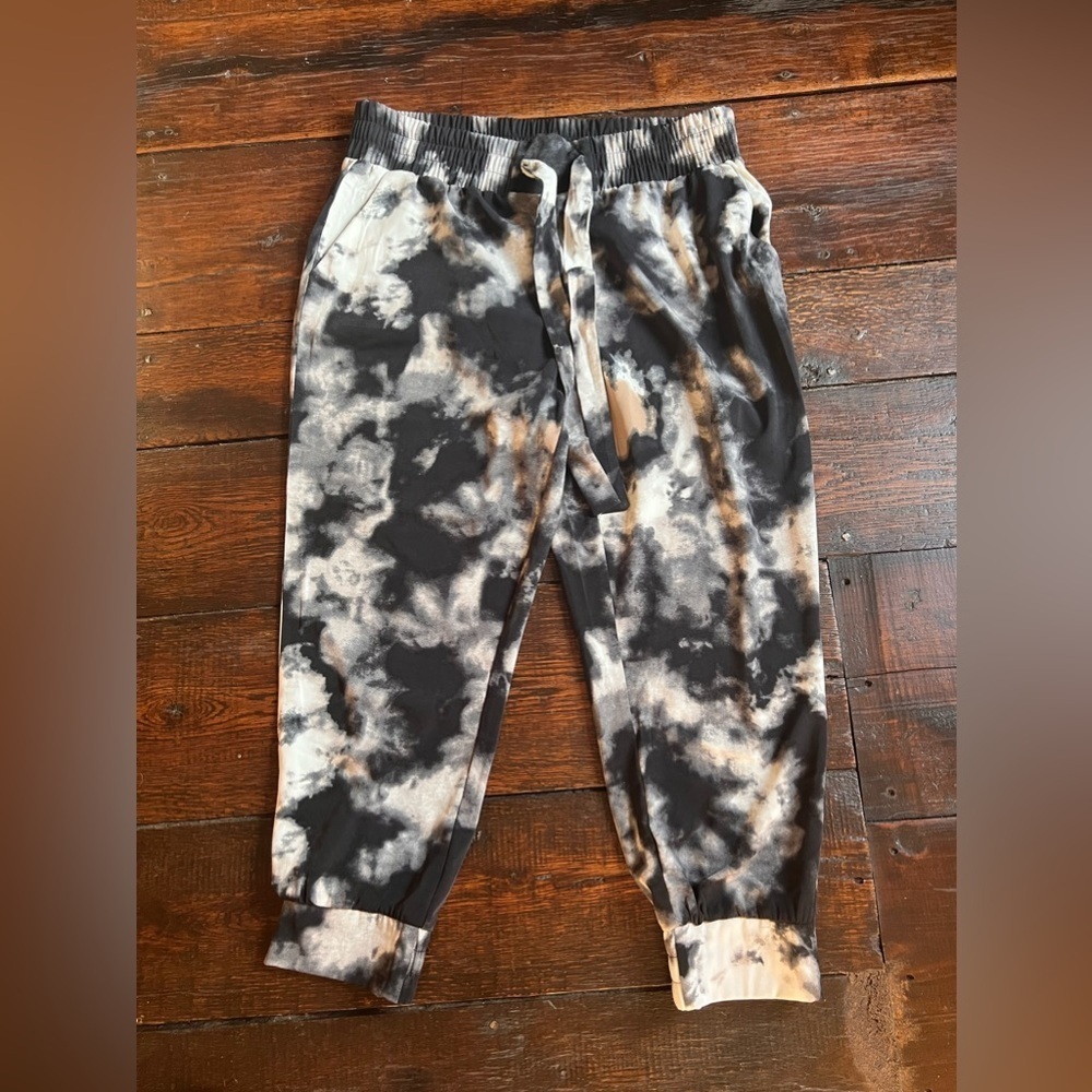 One by Chapter One Jogger women’s size XL tie dye black white elastic waist